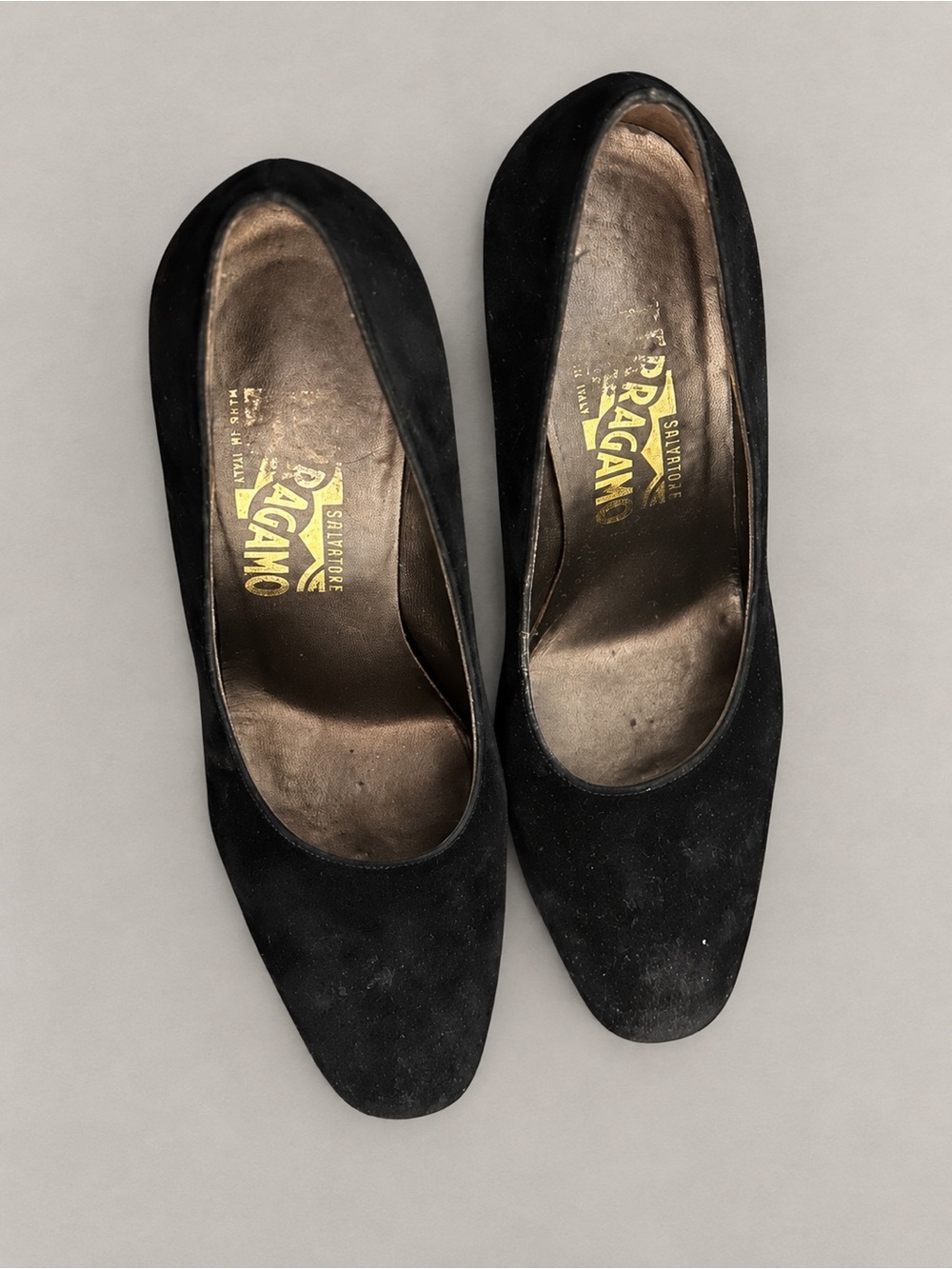 Salvatore Ferragamo Black Suede Classic Round-Toe Pumps
